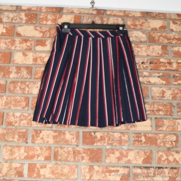BANANA Republic Pleated Skirt - Picture 4 of 5